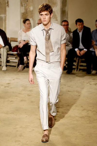 Look 9